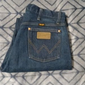 Mens Classic Wranglers 33x32
